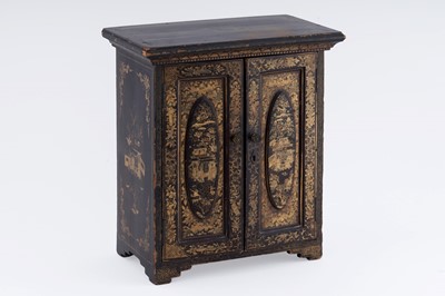 Lot 215 - A 19th Century lacquered tabletop cabinet