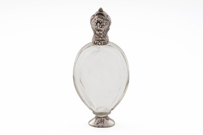 Lot 705 - A 19th Century continental silver mounted glass scent bottle