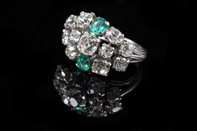 Lot 855 - A Victorian emerald and diamond dress ring