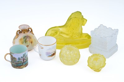 Lot 393 - A collection of pressed glass and ceramics