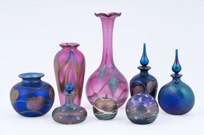 Lot 402 - A collection of Okra iridescent glassware