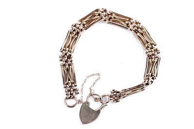 Lot 236 - An early 20th Century 9ct rose gold gate-link bracelet