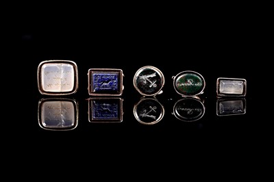 Lot 993 - A collection of fob seals