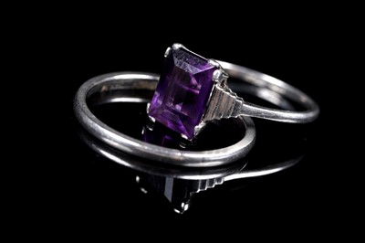 Lot 245 - An Art Deco style amethyst ring; and a platinum wedding band