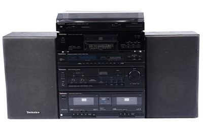 Lot 471 - A Technics record deck and other items