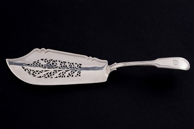 Lot 504 - A George III silver fish slice