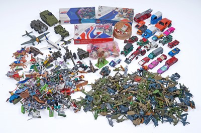 Lot 500 - A collection of vintages toys