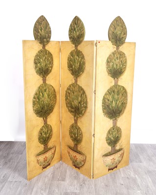 Lot 201 - A painted three-screen room divide/screen