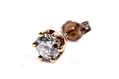 Lot 261 - A House of Gassan solitaire diamond stud earring