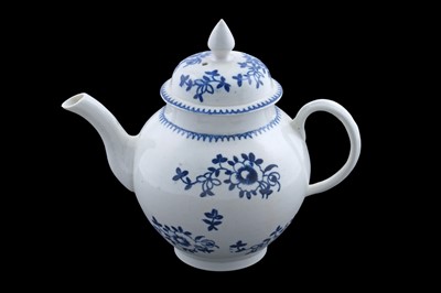 Lot 251 - An 18th Century Pennington style ‘Bud’ pattern tea pot