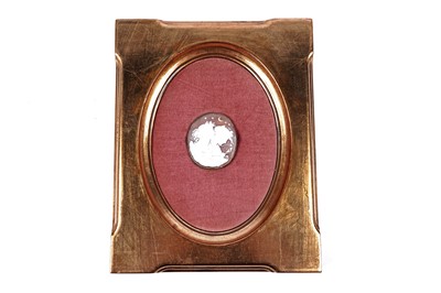 Lot 540 - A 19th Century carved shell cameo depicting the Greek goddesses Eos and Nyx