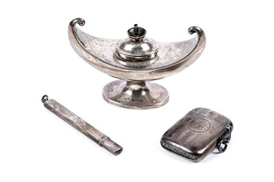 Lot 638 - Silver items including: a 1913 dated table lighter
