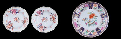 Lot 308 - A pair of Flight Barr and Barr Worcester bowls and a mid-19th Century Masons Ironstone plate