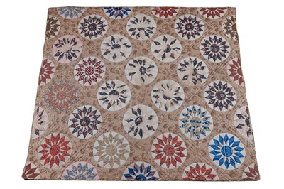 Lot 535 - A 19th Century American "Sunburst" variation patchwork quilt
