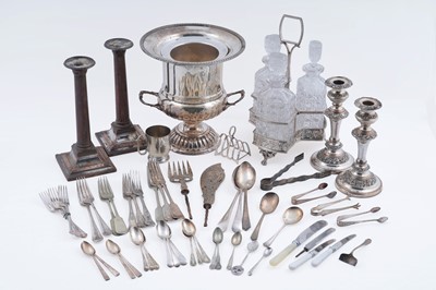 Lot 416 - A selection of silverplate