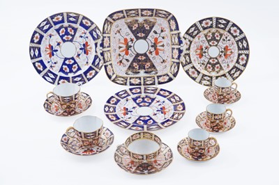 Lot 266 - A selection of Royal Crown Derby 2451 ‘Imari’ pattern tea and coffee wares