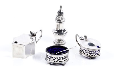 Lot 527 - Early 20th Century silver cruets