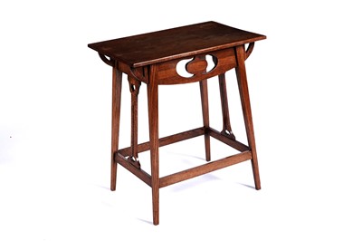 Lot 612 - An early 20th Century Arts and Crafts oak occasional table