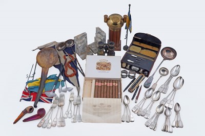 Lot 422 - A selection of silver and silver-plated cutlery and other items