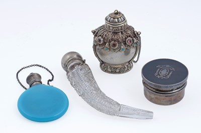 Lot 249 - A collection of scent bottles