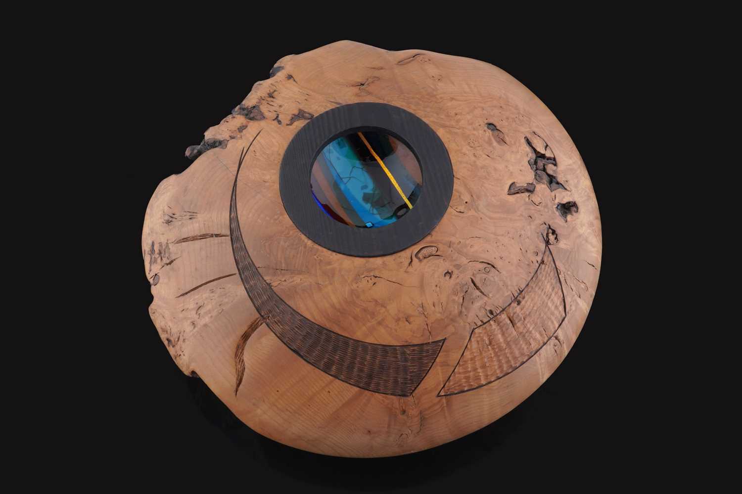 Lot 94 - Scott Irvine burr ash centrepiece