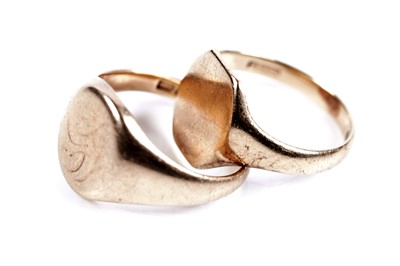 Lot 317 - Two 9ct gold signet rings