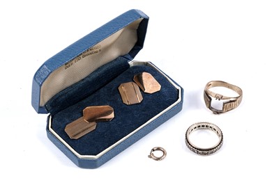 Lot 319 - Gold jewellery, including a pair of 9ct gold cufflinks