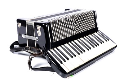 Lot 3 - A Pietro Super Deluxe Italia accordion