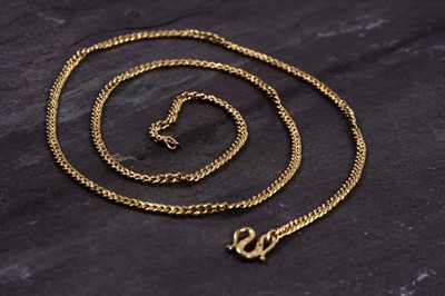 Lot 324 - A high carat yellow-metal necklace