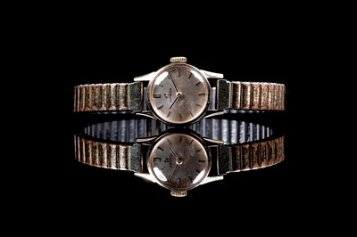 Lot 389 - A lady's 9ct gold cased Omega wristwatch