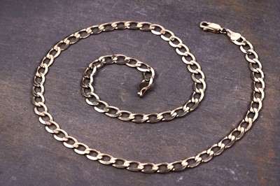 Lot 262 - A 9ct gold curb link necklace