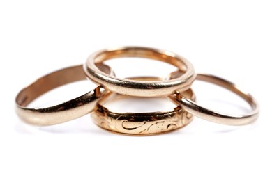 Lot 280 - Four 9ct gold wedding bands