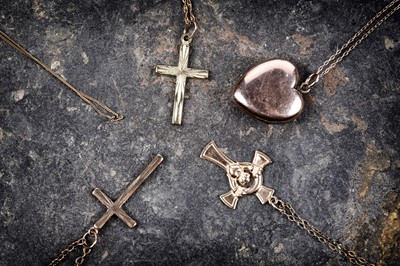 Lot 289 - 9ct gold pendant necklaces