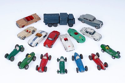 Lot 549 - A collection of sixteen unboxed diecast model vehicles