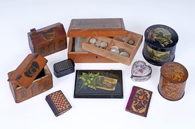 Lot 279 - A collection of boxes