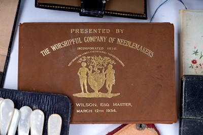 Lot 280 - A large collection of sewing related items