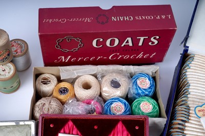 Lot 280 - A large collection of sewing related items