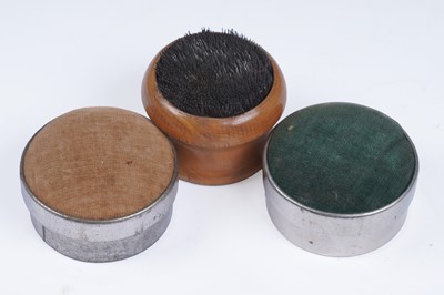 Lot 280 - A large collection of sewing related items