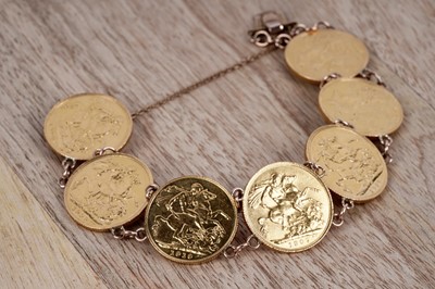 Lot 327 - A gold sovereign bracelet