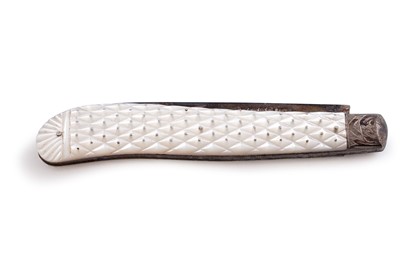 Lot 519 - A Victorian silver fruit knife