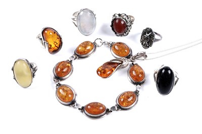 Lot 315 - Arts and Crafts style hardstone and sun-spangled amber jewellery