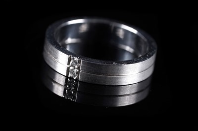 Lot 176 - A contemporary diamond set wedding band
