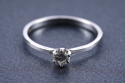 Lot 189 - A single stone diamond ring