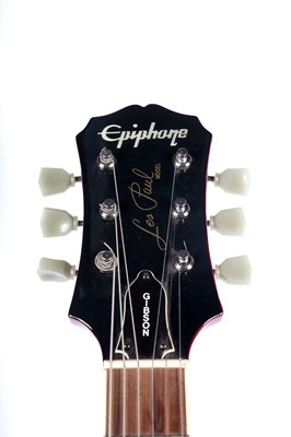 Lot 61 - An Epiphone Les Paul standard