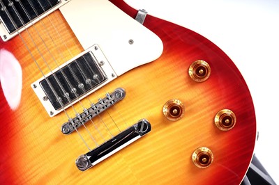 Lot 61 - An Epiphone Les Paul standard