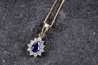 Lot 202 - A sapphire and diamond pendant necklace
