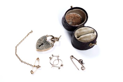 Lot 102 - A 9ct gold padlock clasp; and other items