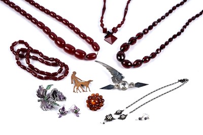 Lot 106 - Early 20th Century Art Deco and other costume jewellery