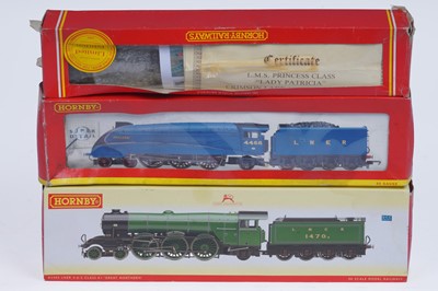 Lot 521 - Three boxed Hornby 00-gauge locomotives