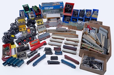 Lot 532 - A large collection of model railway buildings, kits and accessories